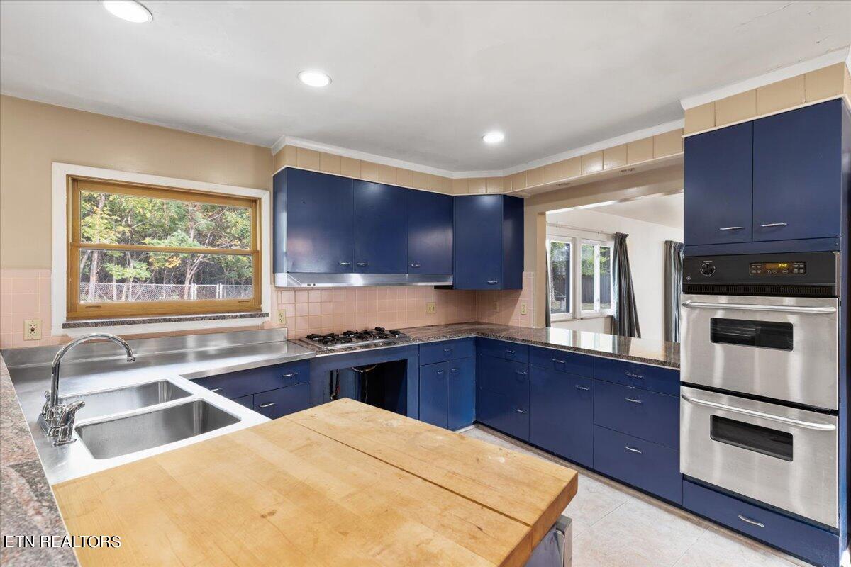 808 West Outer Drive Oak Ridge, TN 37830 - Photo 11 of 29 Kitchen
