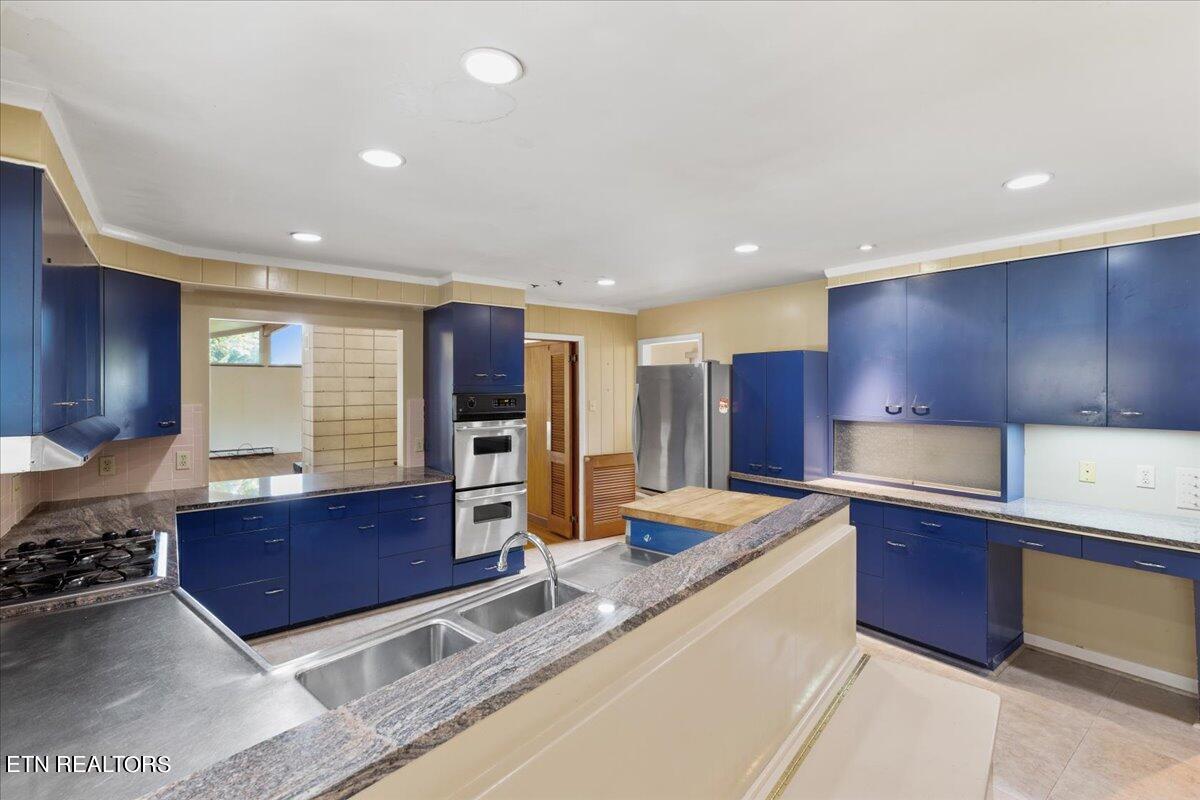 808 West Outer Drive Oak Ridge, TN 37830 - Photo 14 of 29 Kitchen