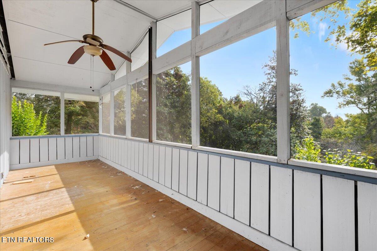 808 West Outer Drive Oak Ridge, TN 37830 - Photo 23 of 29 Screened porch off primary bedroom