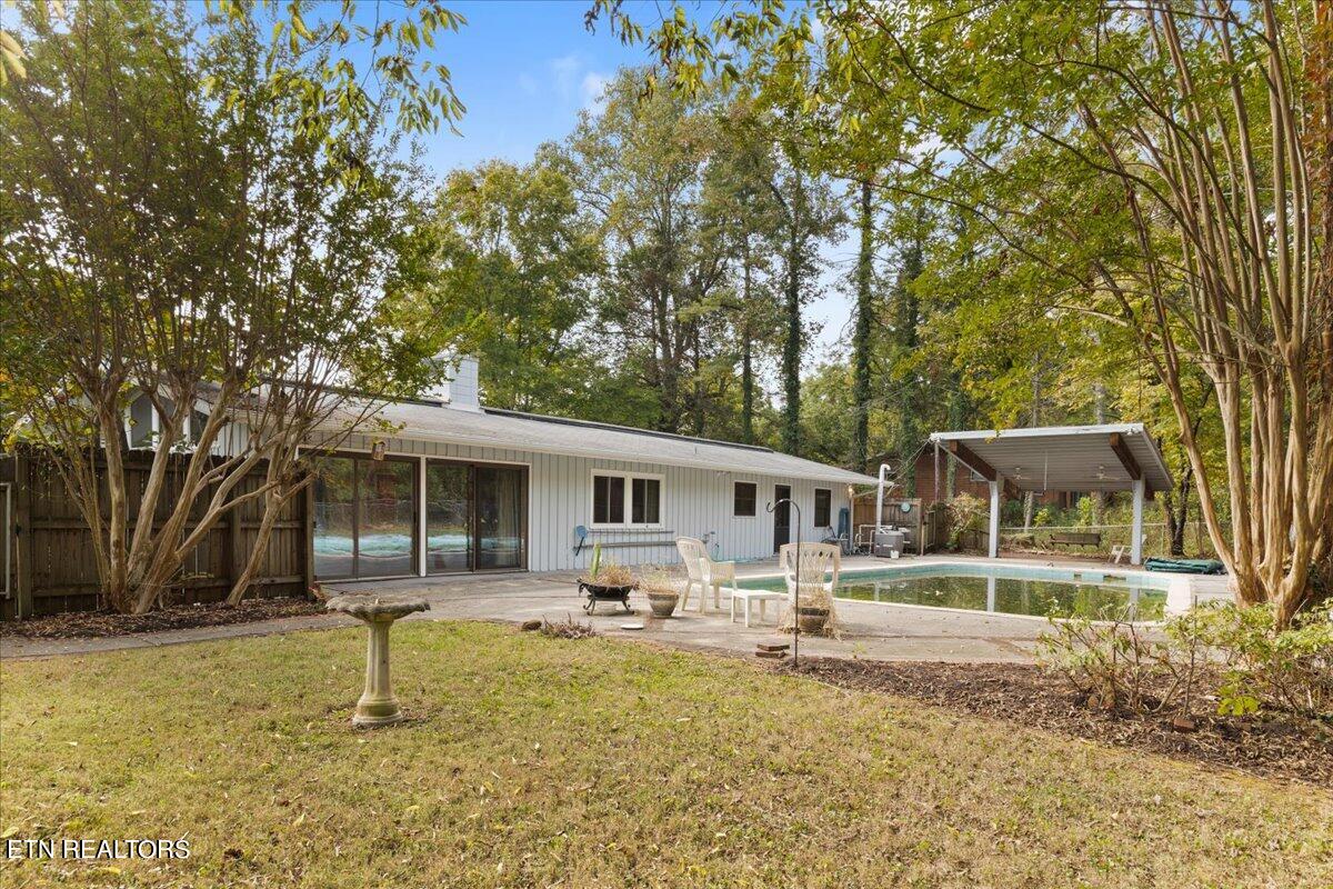 808 West Outer Drive Oak Ridge, TN 37830 - Photo 24 of 29 Backyard