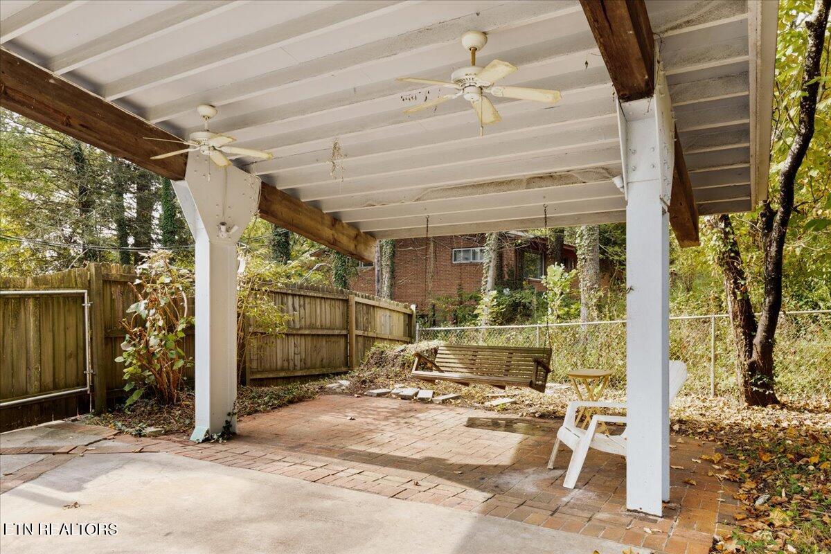 808 West Outer Drive Oak Ridge, TN 37830 - Photo 25 of 29 covered area