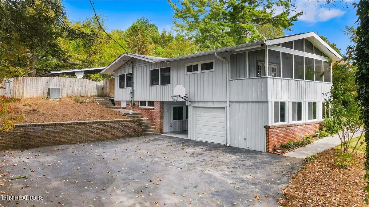 808 West Outer Drive Oak Ridge, TN 37830 - Photo 4 of 29 808 W Outer