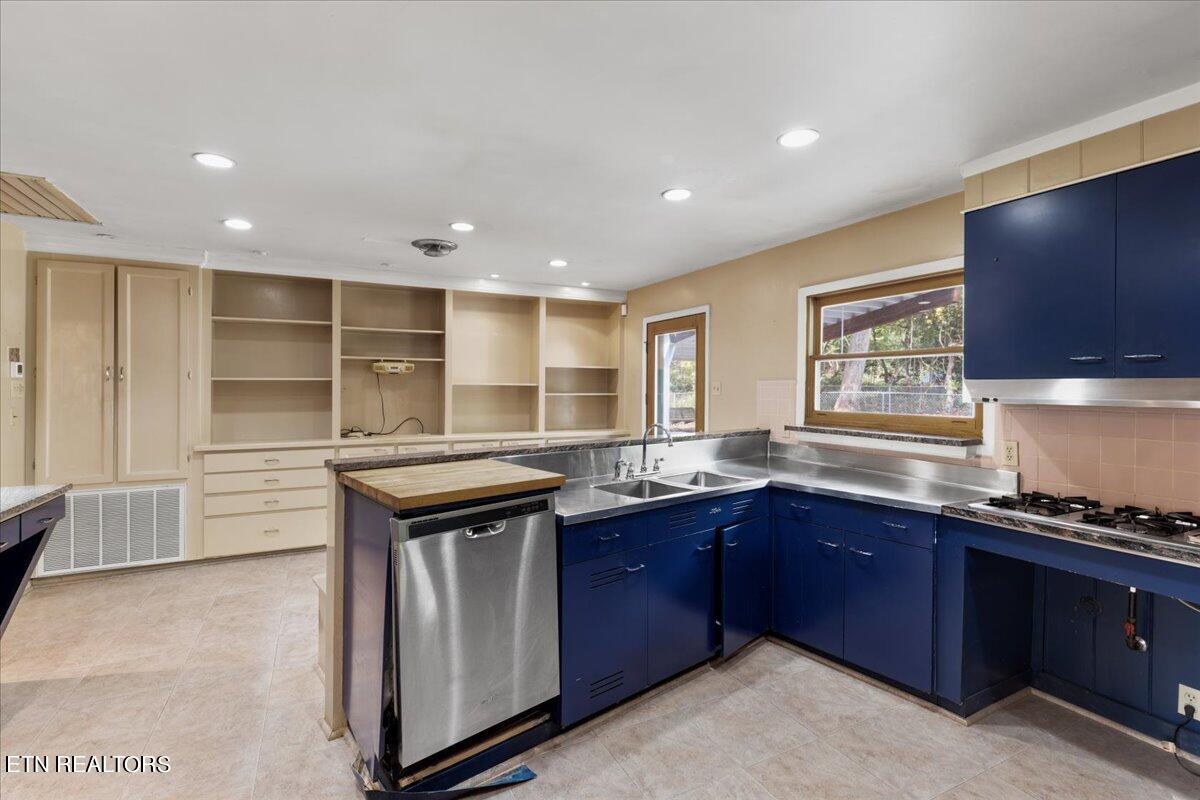 808 West Outer Drive Oak Ridge, TN 37830 - Photo 10 of 29 Kitchen