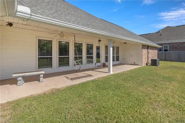 $365,000 | 203 Lakynn Lane, Hahnville, LA 70057