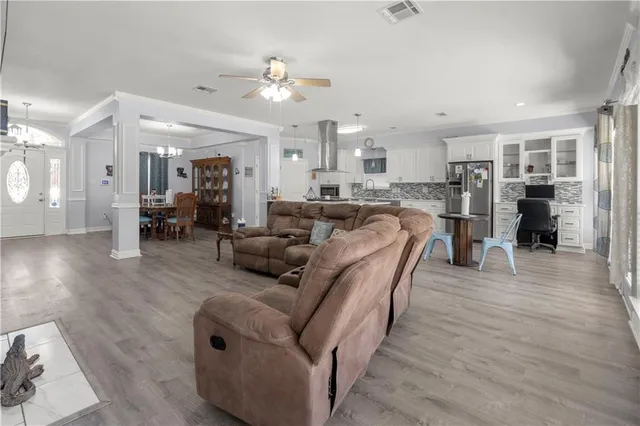 $365,000 | 203 Lakynn Lane, Hahnville, LA 70057