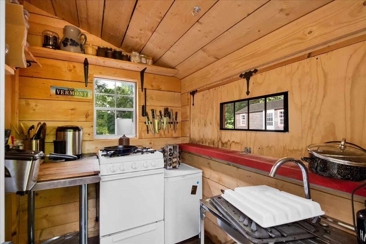 1450 Highway 30 Hubbardton, VT 05735 - Photo 46 of 54