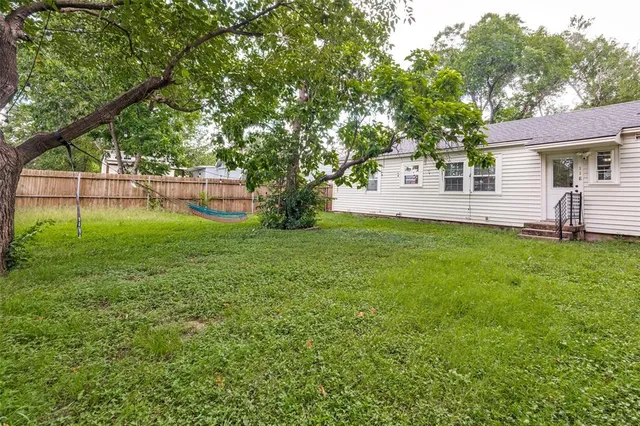 $1,975 | 118 Nichols Street, Irving, TX 75060