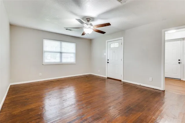 $1,975 | 118 Nichols Street, Irving, TX 75060