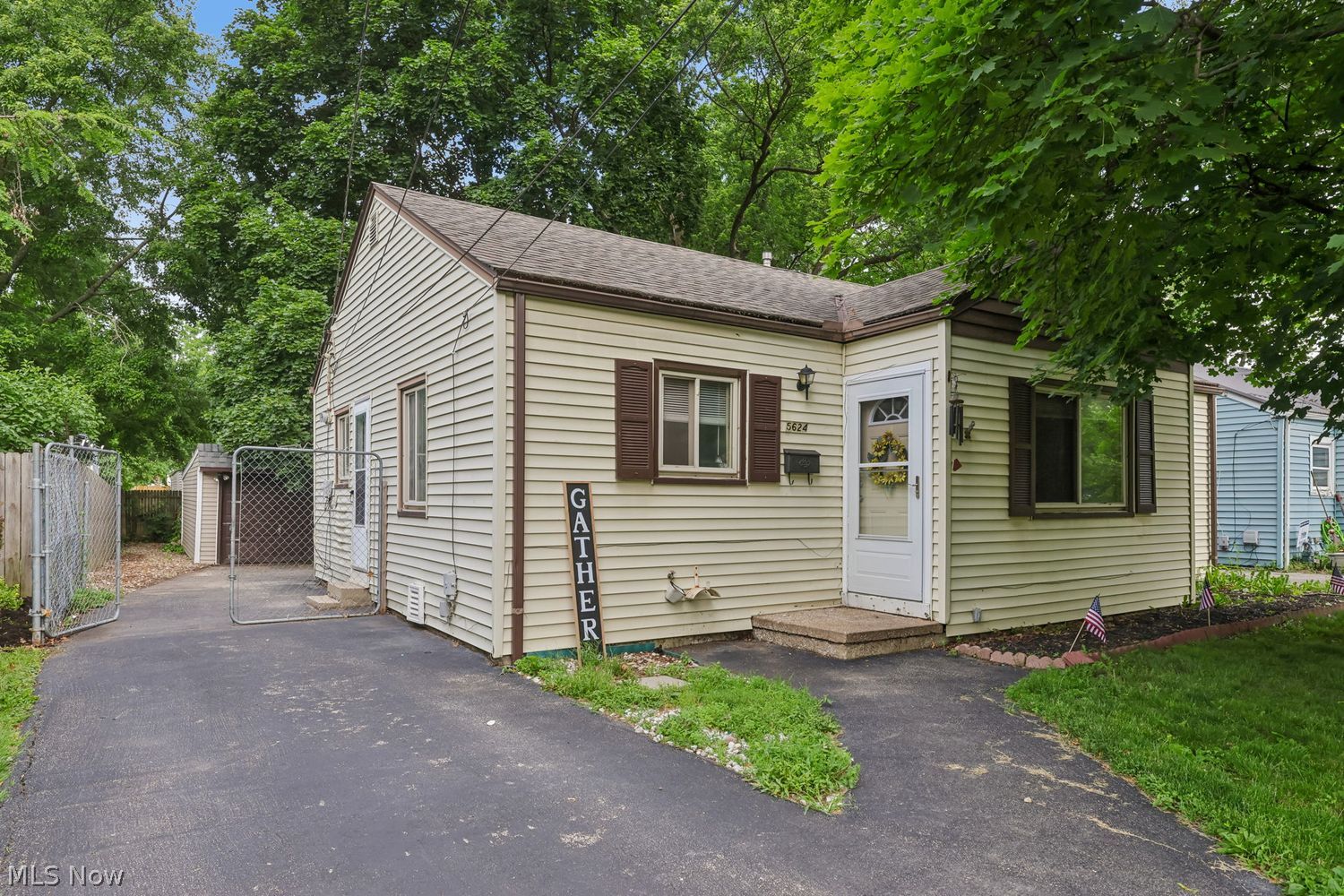 5624 Burns Road North Olmsted, OH 44070 - Photo 1 of 29