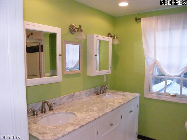 28530 Knickerbocker Road Bay Village, OH 44140 - Photo 20 of 21 Gallery Image 20