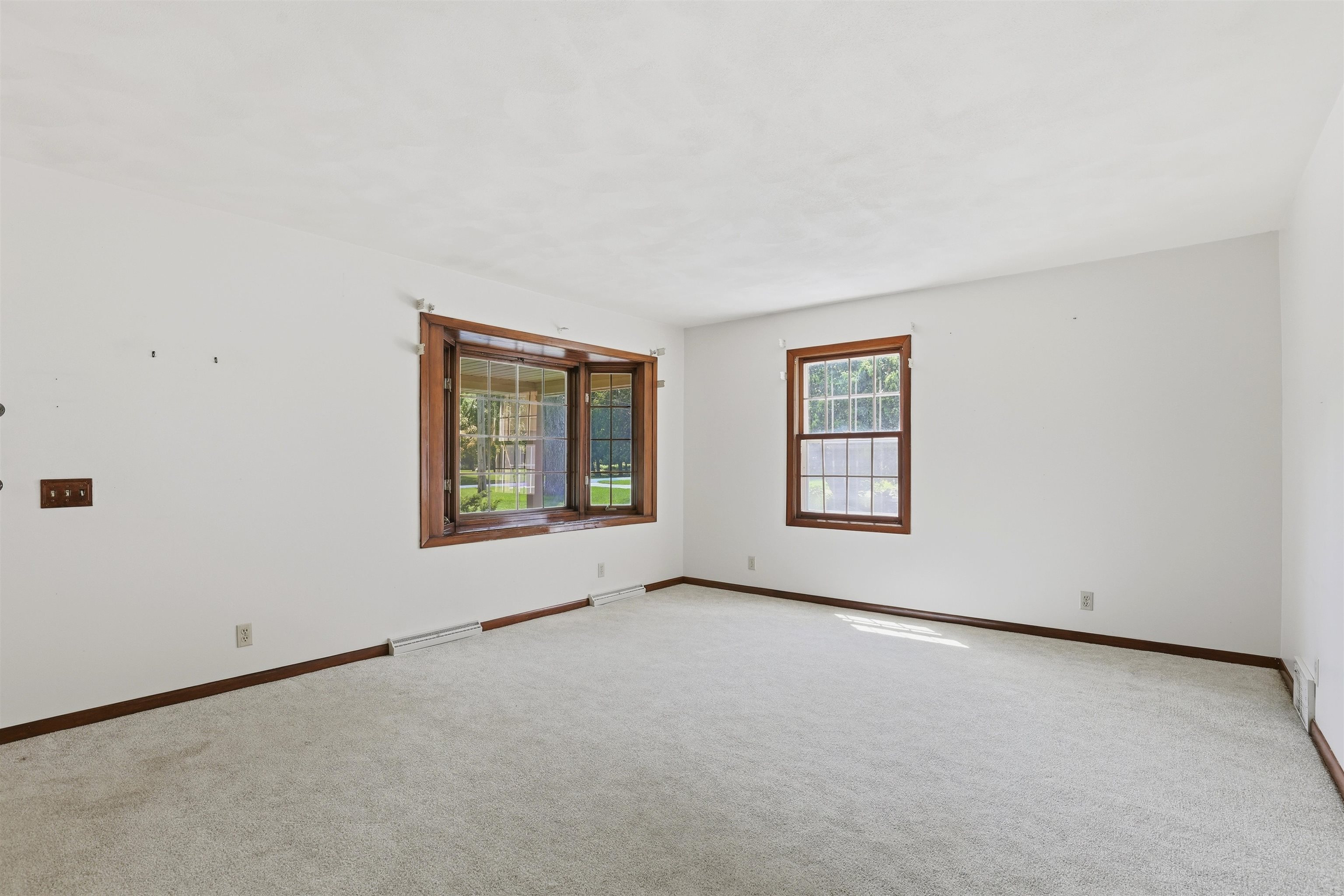 5400 Long Court Appleton, WI 54914 - Photo 5 of 38