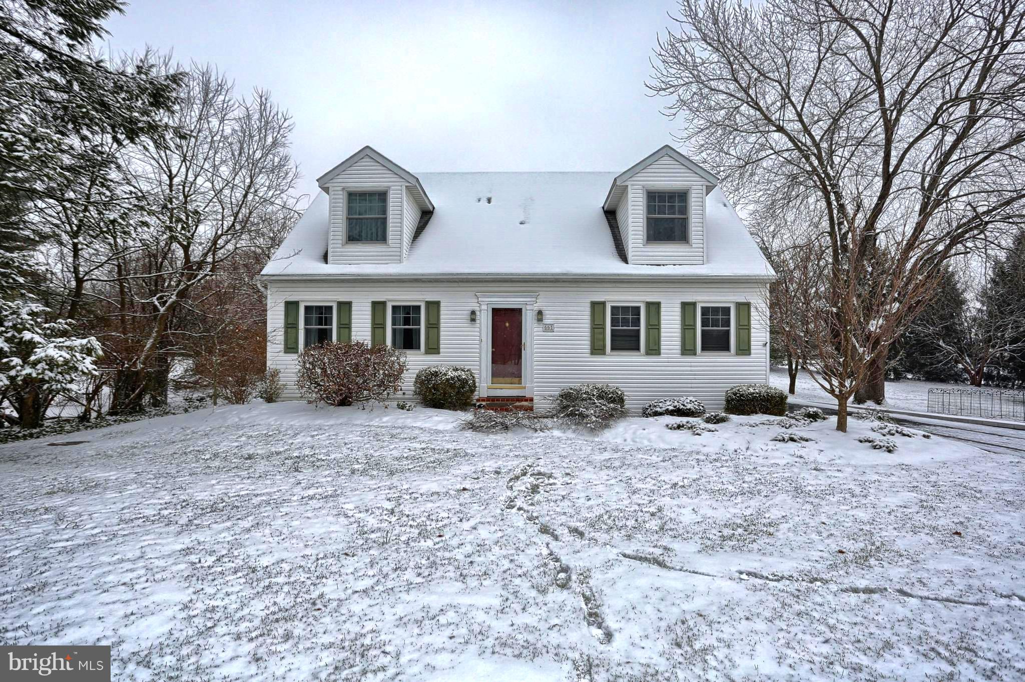 661 East Derry Road Hershey, PA 17033 - Photo 2 of 28 This attractive home has 3 upper level bedrooms