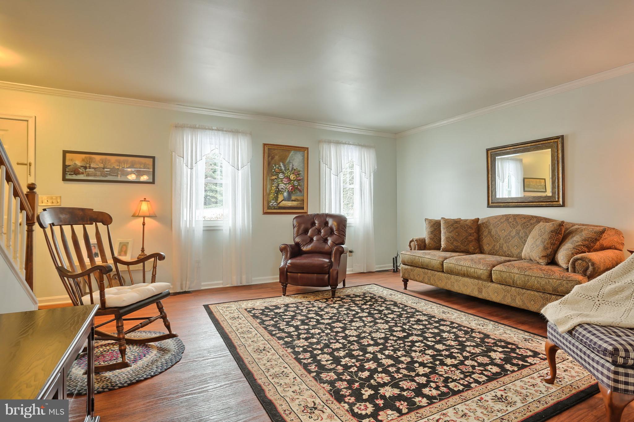 661 East Derry Road Hershey, PA 17033 - Photo 4 of 28 Ample living room