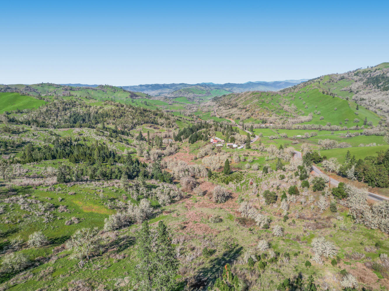 2268 Sunshine Road Roseburg, OR 97470 - Photo 1 of 34 DJI_0622