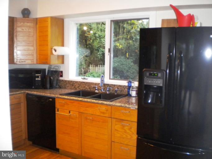 406 Ellsworth Drive Silver Spring, MD 20910 - Photo 17 of 30 Kitchen