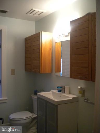 406 Ellsworth Drive Silver Spring, MD 20910 - Photo 20 of 30 2nd Bath