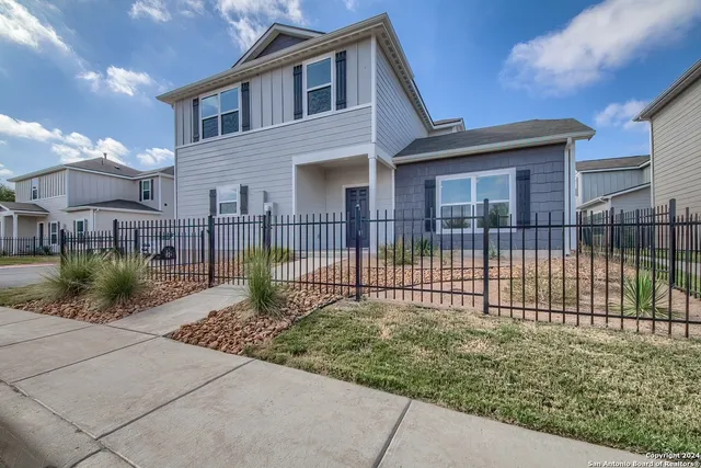 $1,795 | 10808 Quinn Court, San Antonio, TX 78252