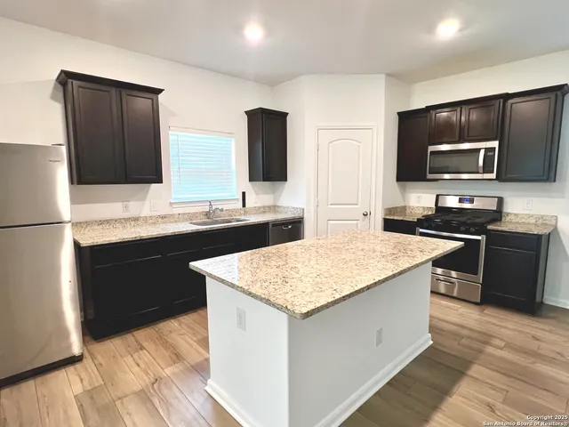 $1,795 | 10808 Quinn Court, San Antonio, TX 78252