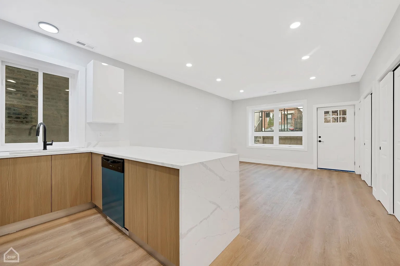 2626 West 21st Street, Unit 2 Chicago, IL 60608 - Photo 2 of 7