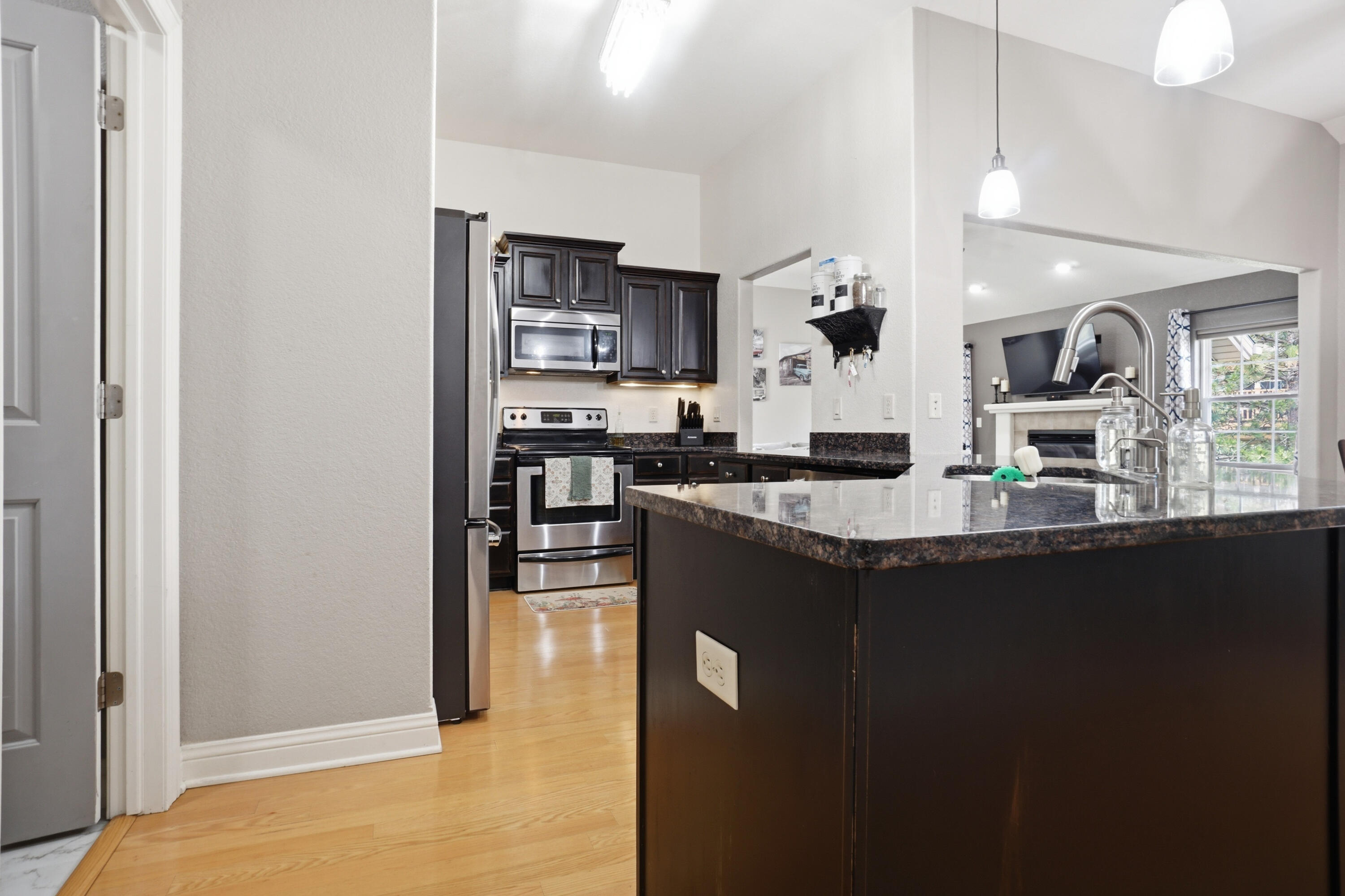 481 Cedar Court Slinger, WI 53086 - Photo 12 of 26 Kitchen