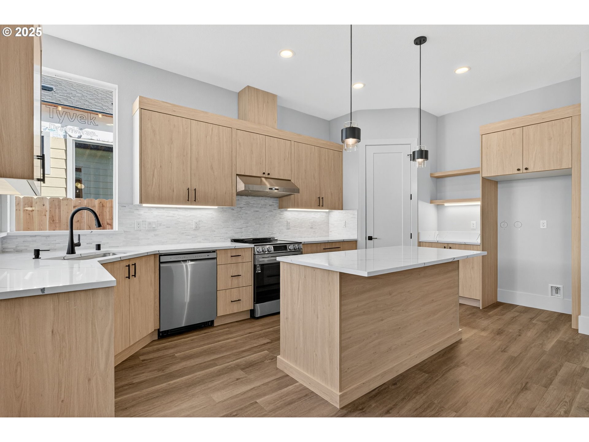 736 Southeast 35th Street Battle Ground, WA 98604 - Photo 7 of 34