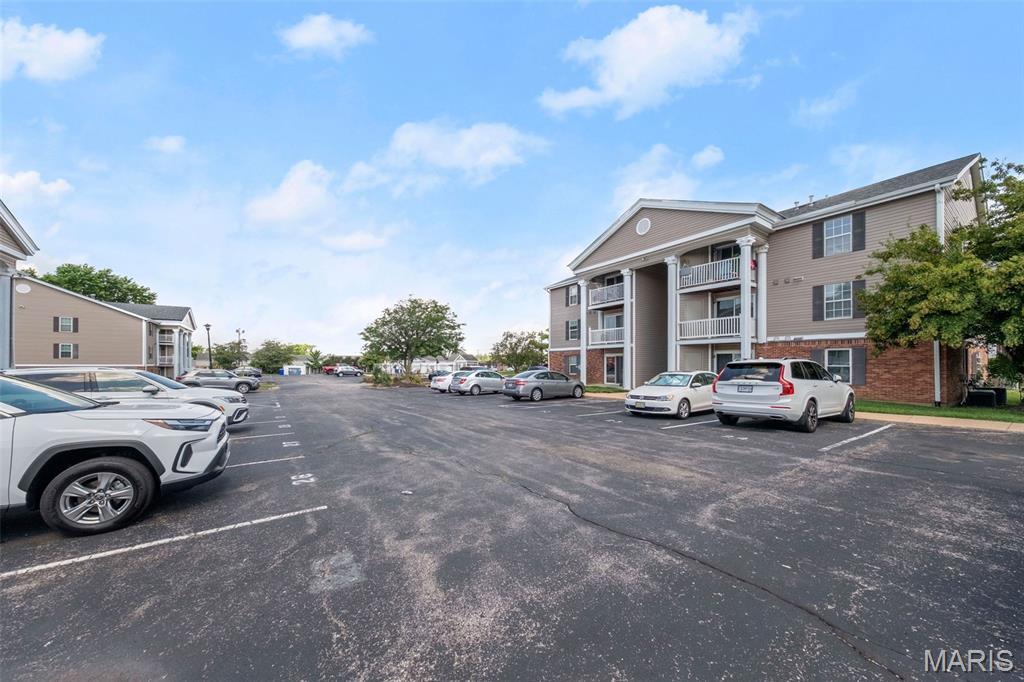 12114 Natural Bridge Road, Unit F Bridgeton, MO 63044 - Photo 4 of 24 Gallery Image 4
