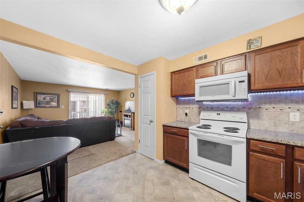 12114 Natural Bridge Road, Unit F Bridgeton, MO 63044 - Photo 7 of 24 Gallery Image 7