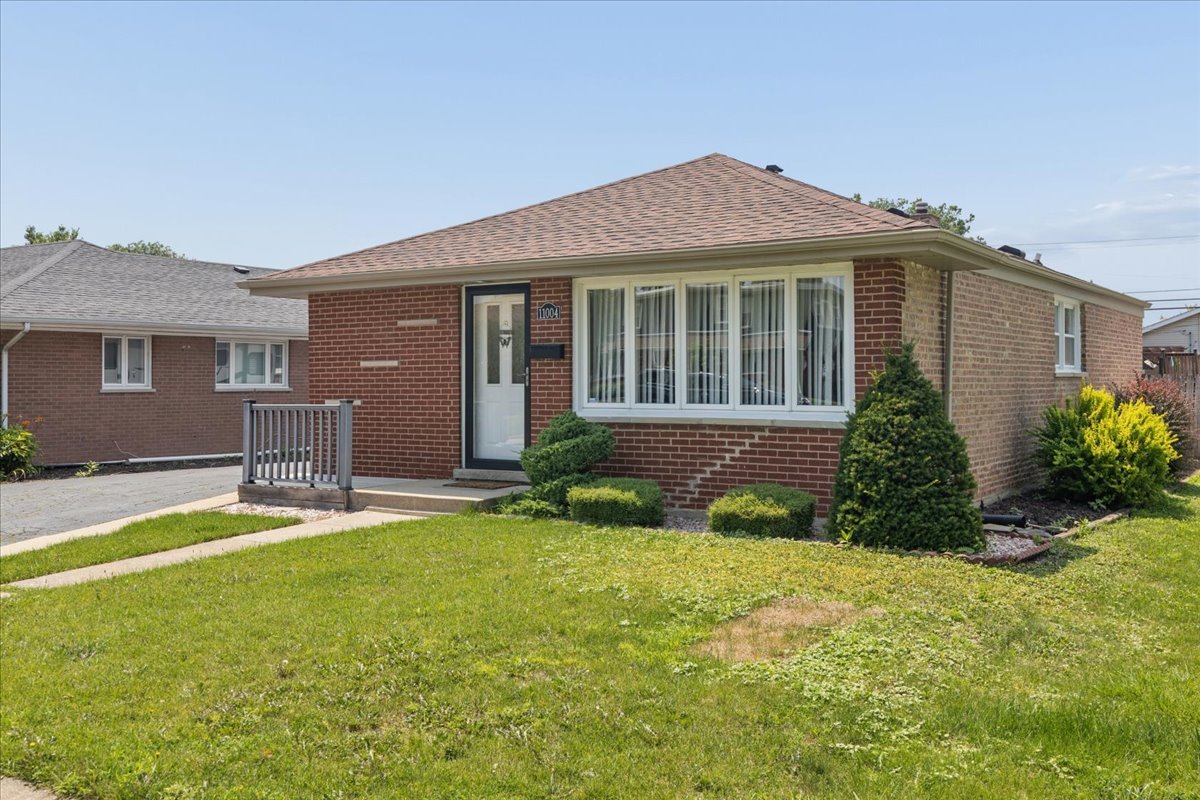 11004 Menard Avenue Chicago Ridge, IL 60415 - Photo 1 of 16