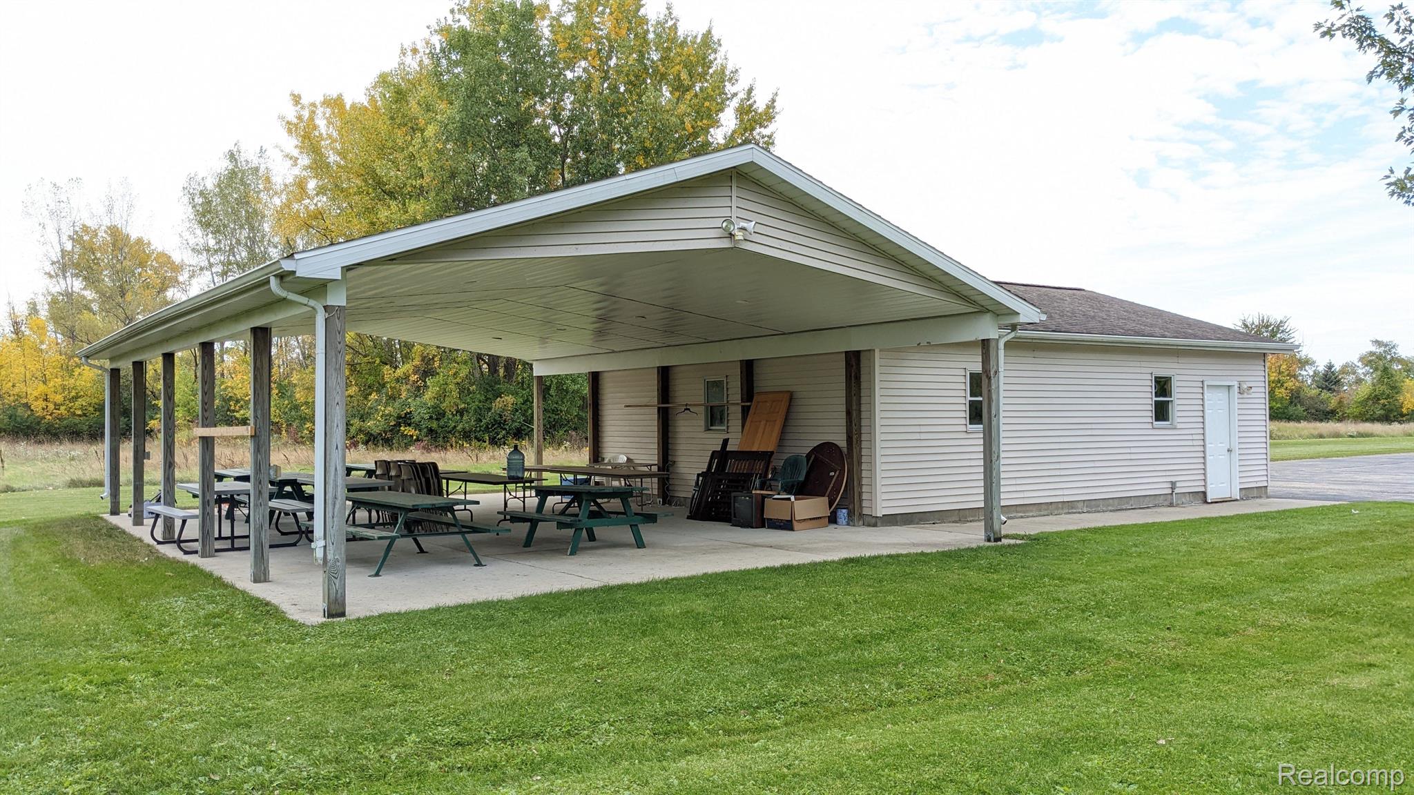 1759 West Youngs Ditch Road Bay City, MI 48708 - Photo 6 of 27