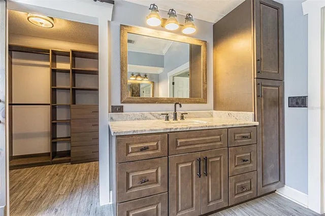 $610,000 | 2807 Windcrest Oaks Court, Valrico, FL 33594