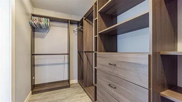 $610,000 | 2807 Windcrest Oaks Court, Valrico, FL 33594