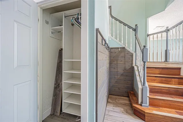 $610,000 | 2807 Windcrest Oaks Court, Valrico, FL 33594