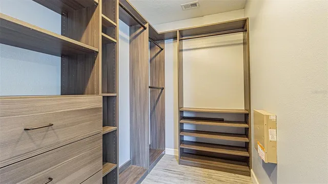 $610,000 | 2807 Windcrest Oaks Court, Valrico, FL 33594