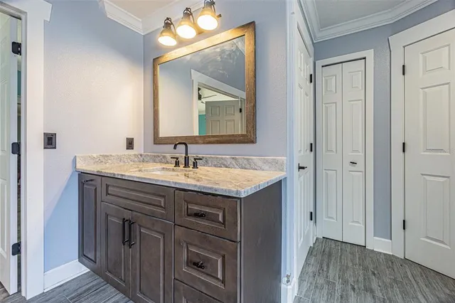 $610,000 | 2807 Windcrest Oaks Court, Valrico, FL 33594