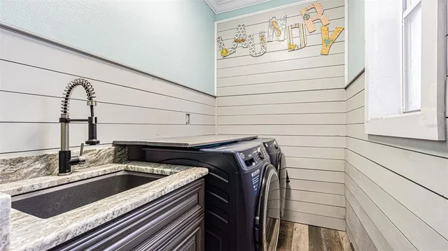 $610,000 | 2807 Windcrest Oaks Court, Valrico, FL 33594