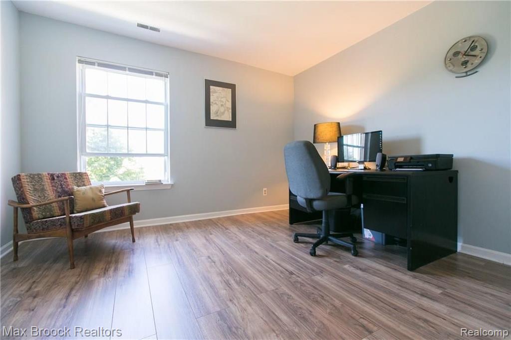 1655 Huntington Park Rochester Hills, MI 48309 - Photo 30 of 40