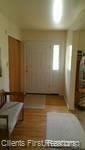 7525 Farley Road Pinckney, MI 48169 - Photo 13 of 25 Foyer