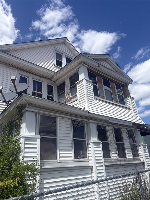 646-648 Carew Street Springfield, MA 01104 - Photo 3 of 6