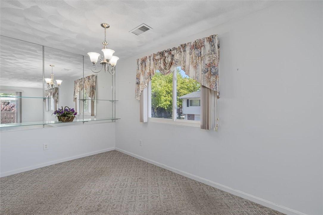 124 Edaville Court Warwick, RI 02886 - Photo 7 of 50