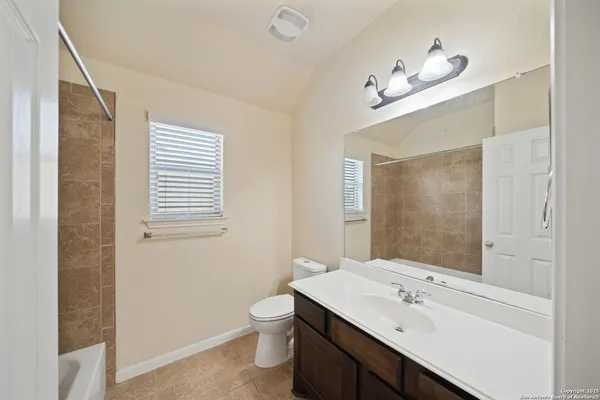 $2,500 | 2122 Pecan, New Braunfels, TX 78130