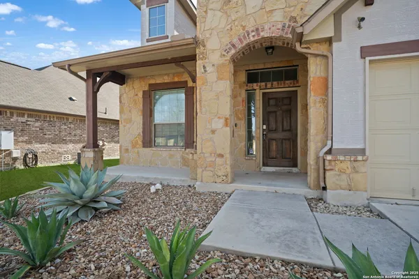 $2,500 | 2122 Pecan, New Braunfels, TX 78130