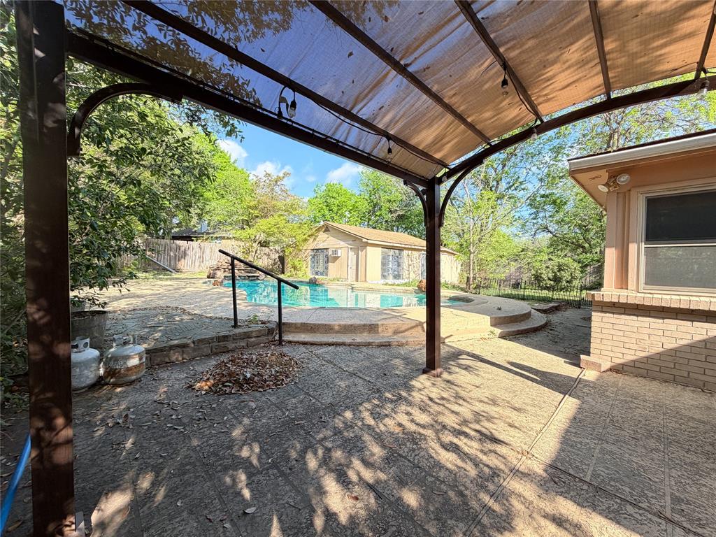 1118 Bryant Street Benbrook, TX 76126 - Photo 4 of 19