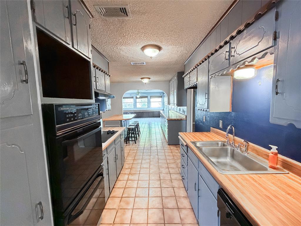 1118 Bryant Street Benbrook, TX 76126 - Photo 9 of 19
