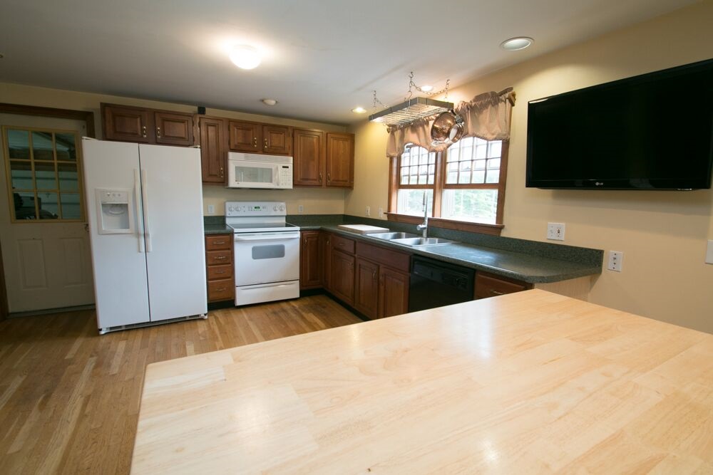17 Swain Road Barrington, NH 03825 - Photo 6 of 37