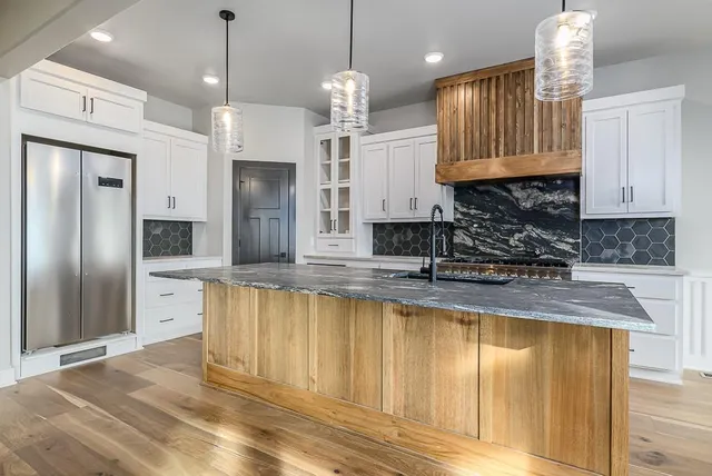 $995,000 | 20840 Golden Road, Linwood, KS 66052