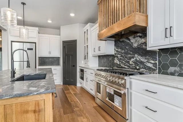 $995,000 | 20840 Golden Road, Linwood, KS 66052