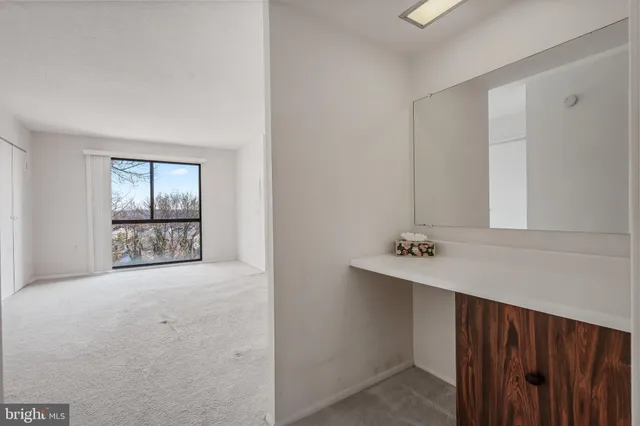 $249,900 | 250 South Reynolds Street, Unit 411, Alexandria, VA 22304