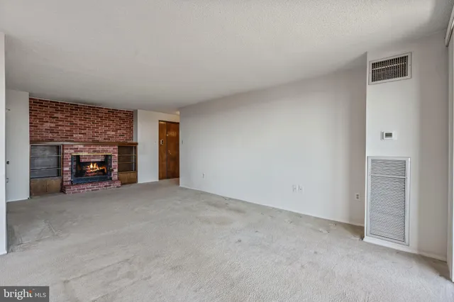 $249,900 | 250 South Reynolds Street, Unit 411, Alexandria, VA 22304