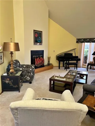 $320,000 | 106 Brookview Road, Pittsburg, KS 66762