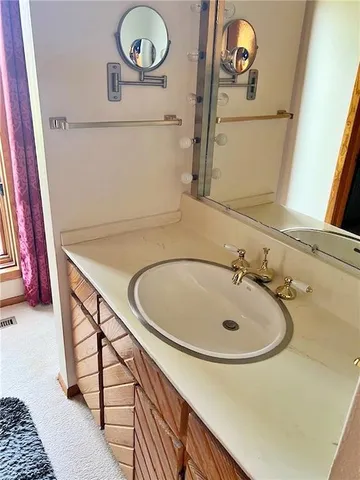 $320,000 | 106 Brookview Road, Pittsburg, KS 66762